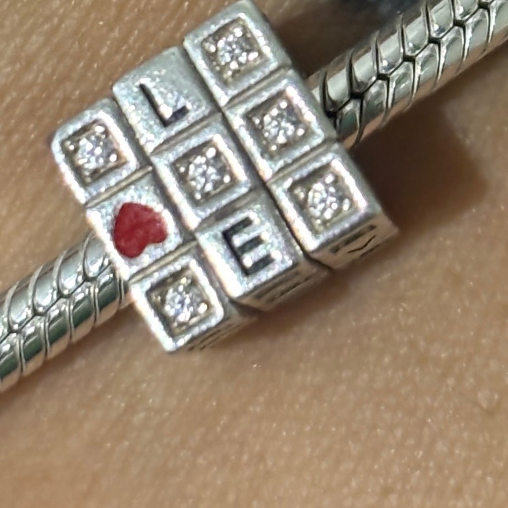 Pandora moveable toy cube charm